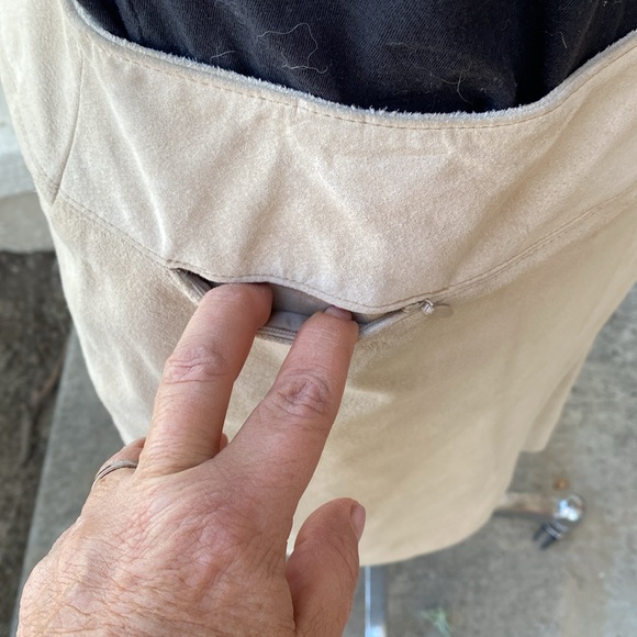 Vintage 100% suede stunning ‘80’s Lord & Taylor skirt w/ tags. Never worn - Picture 4 of 14